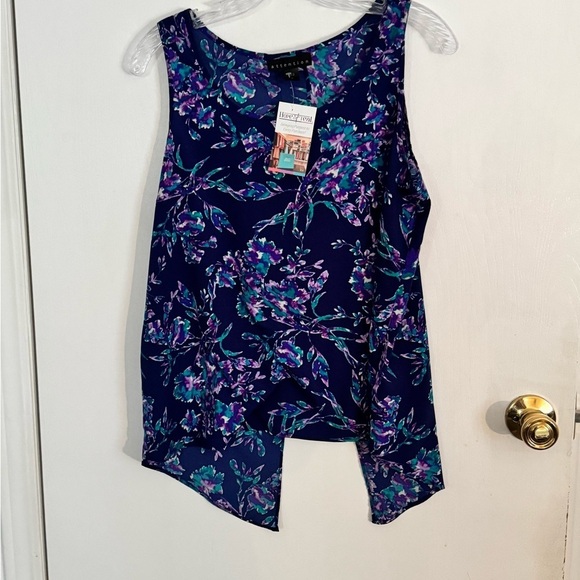 Attention Tops - Women’s Medium Floral Sleeveless Top Blouse NWT Blue Purple Summer Office Casual